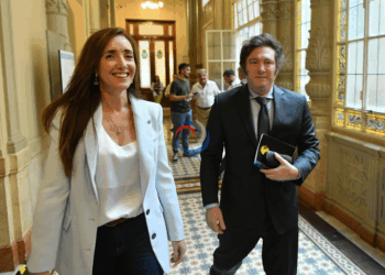 En actos separados, Milei y Villarruel conmemoran el Día de la Bandera