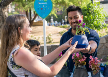 Entregaron árboles, plantas y otros productos a quienes llevaron residuos reciclables