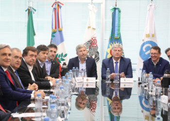 El proyecto para coparticipar el impuesto a los combustibles y los ATN sin acuerdo con Nación