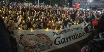 Los residentes del Garrahan durante la concentración en el Obelisco. Hospital Garrahan