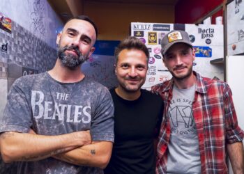 Grunge y punk en lo nuevo de la banda local Grunge y punk en lo nuevo de la banda local Tabula Rasa