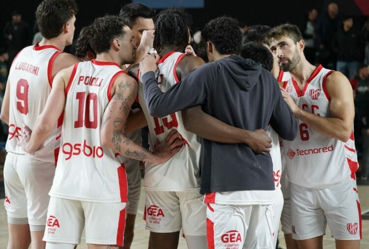 Instituto mostró su mejor cara en La Rioja y recuperó la ventaja deportiva.