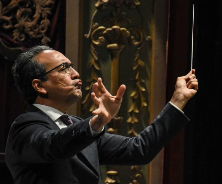El maestro Hadrian Ávila Arzuza dirigirá el espectáculo musical.