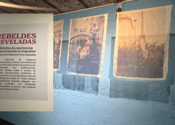Inauguró en Córdoba la muestra «Rebeldes/Reveladas», retratos de experiencias trans y travestis en Argentina