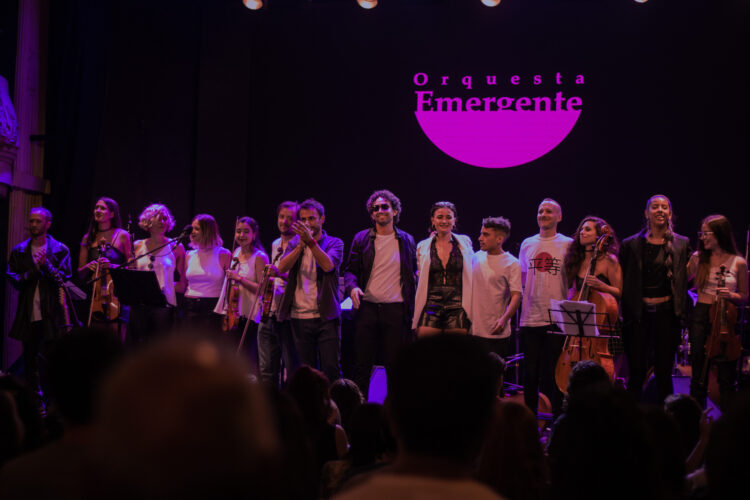 La orquesta con dirección de Hernán Artes y acompañamiento en voces de Lucas Heredia, Paula Emelí y Débora Weht repasará éxitos de tres grandes del rock nacional.