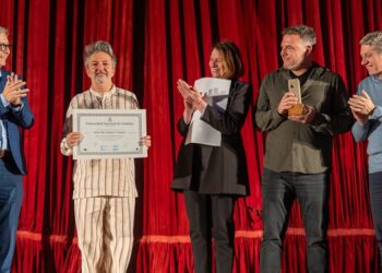 La UNC distinguió a Adrián Dárgelos