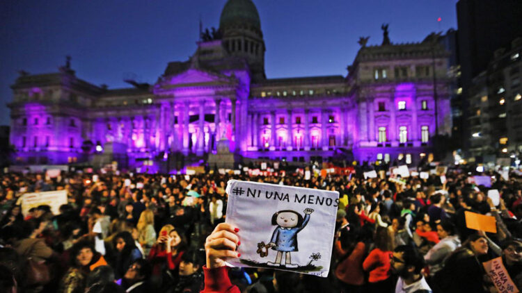 Ni Una Menos, jubilados y artistas encabezaron una multitudinaria protesta contra el ajuste