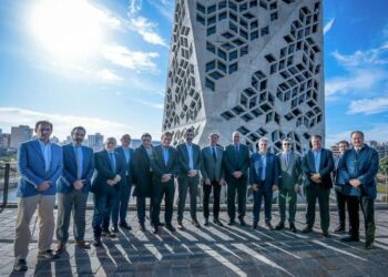 El mandatario cordobés se reunió en el Centro Cívico con Martín Rappallini y directivos de la institución. plan productivo