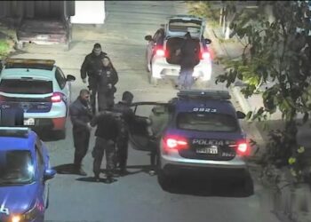 Detienen a un hombre armado y clausuran dos fiestas clandestinas