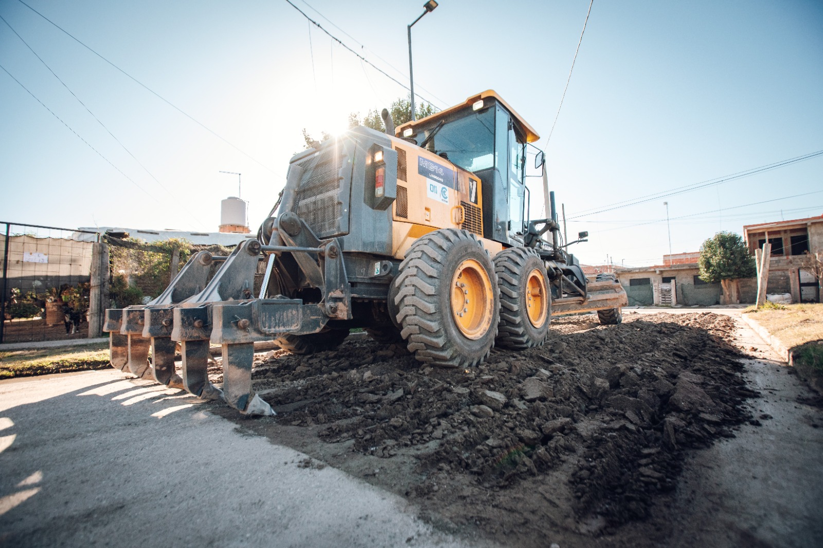 Iniciaron las obras de pavimentación en 800 cuadras de nuestra ciudad Obras de pavimentación.
