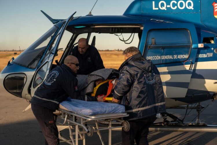 Un hombre sufrió un traumatismo de columna y tras activarse el código rojo, fue rescatado por un helicóptero sanitario.