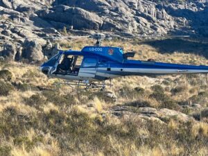 Rescate aéreo a un turista accidentado en el Cerro Champaquí Rescate aéreo a un turista accidentado en el Cerro Champaquí