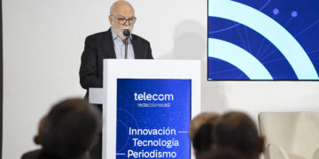 Rosental Alves, pionero del periodismo digital y director del Centro Knight para el Periodismo en las Américas.