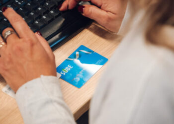 Entrega de tarjeta SUBE y gestión de trámites de DNI. sube