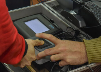 El Registro Civil llevó su Oficina Móvil a Bouwer y tramitó más de 140 documentos para internos