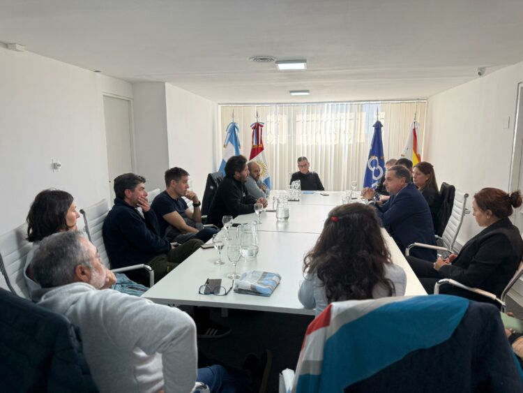 Reunión entre referentes del INTA y el Ministerio de Cooperativas y Mutuales de la provincia de Córdoba.
