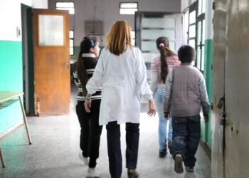 Advierten una “alarmante” sobrecarga  laboral de los docentes en Córdoba
