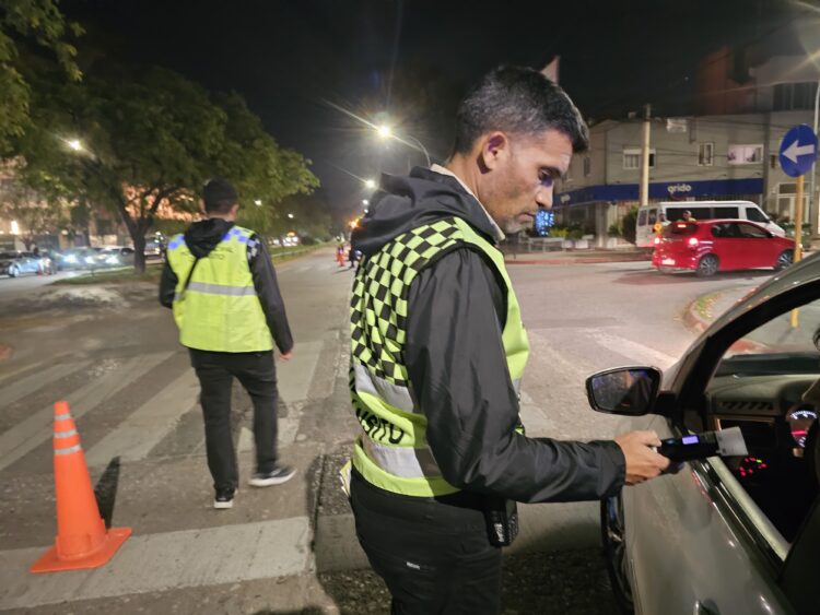 Evalúan restituir el arresto para aquellos conductores que sean multados en forma reiterada por encontrarse en estado de ebriedad.