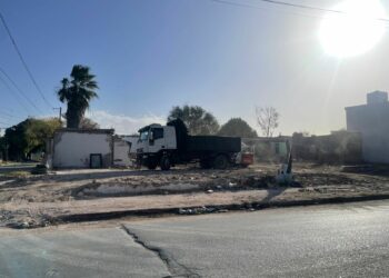 Un camión, dos carnicerías y tres boliches sancionados por arrojar residuos a la vía pública