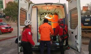 Un operario de una obra cayó a un pozo de agua y fue hospitalizado por hipotermia Un operario de una obra cayó a un pozo de agua y fue hospitalizado por hipotermia