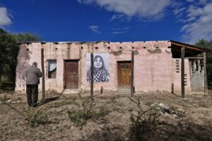 "Voces de la Tierra": un pueblo retratado por Alberto Silva que resiste al olvido