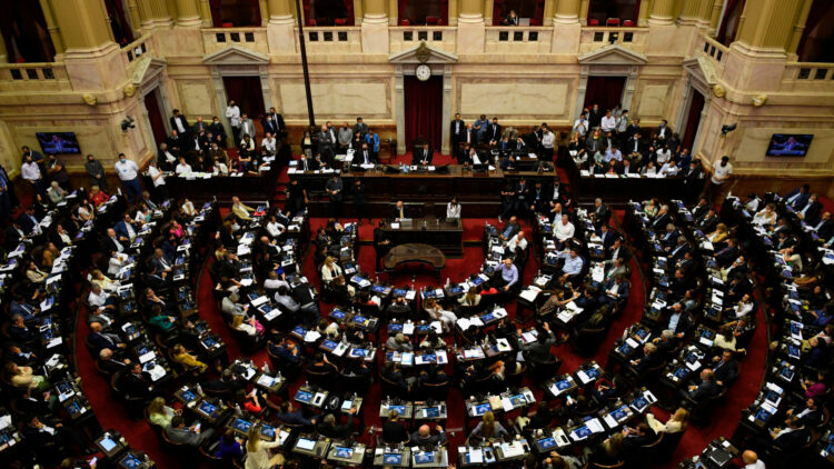 Sesión de diputados 04/06