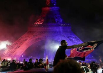 Festejos y descontrol tras la consagración del París Saint-Germain