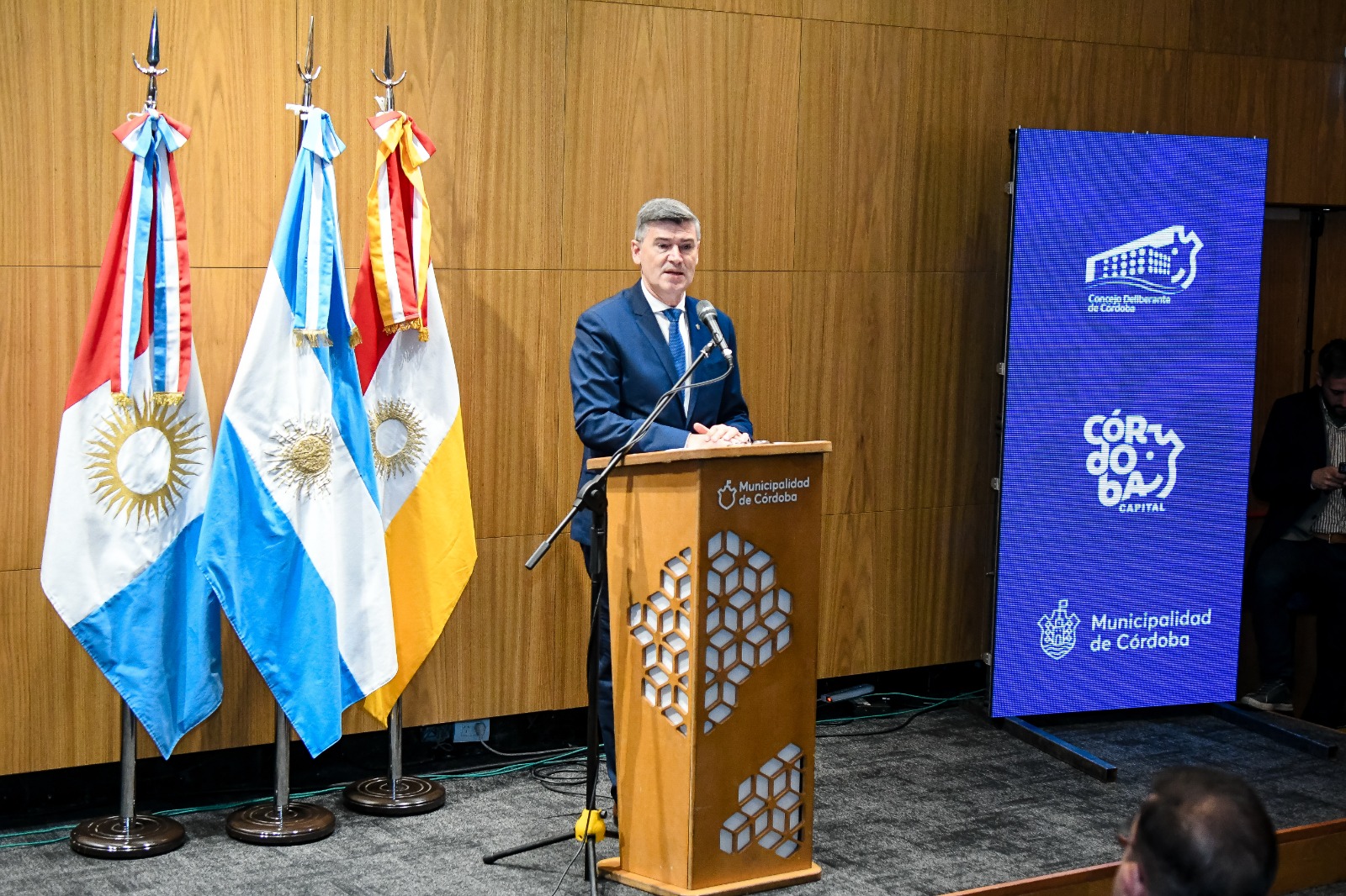 Passerini habilitó el debate para actualizar el Código de Convivencia