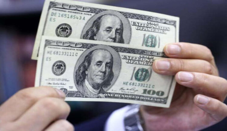 El dólar oficial inició la semana arriba de $1.300.