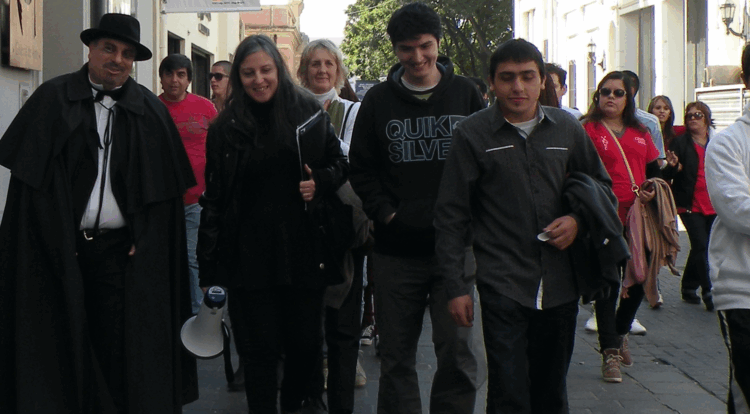 Invitación a la caminata "Leyenda Negra y Humor"