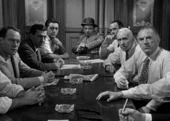 El teatro María Castaña presenta la última función de «14 Personas Enojadas»