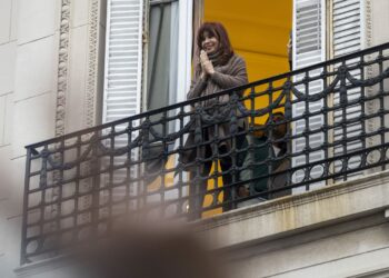 Un fiscal pidió que se evalúe el cambio de domicilio para Cristina Kirchner