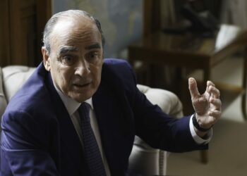 Francos defendió el veto a jubilaciones y la baja de retenciones al agro