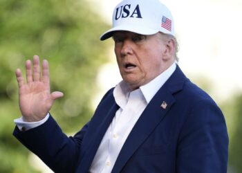 Trump impone aranceles del 25 % a Japón y Corea del Sur y amplía la presión a otros países