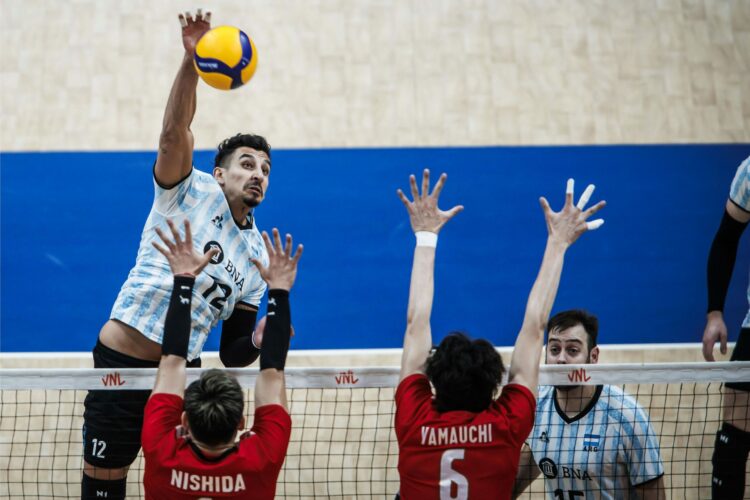La selección argentina de Vóley tiene complicada la clasificación a los playoffs.