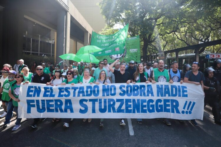ATE movilizó al Ministerio de Desregulación en la previa de la Marcha Nacional de Salud