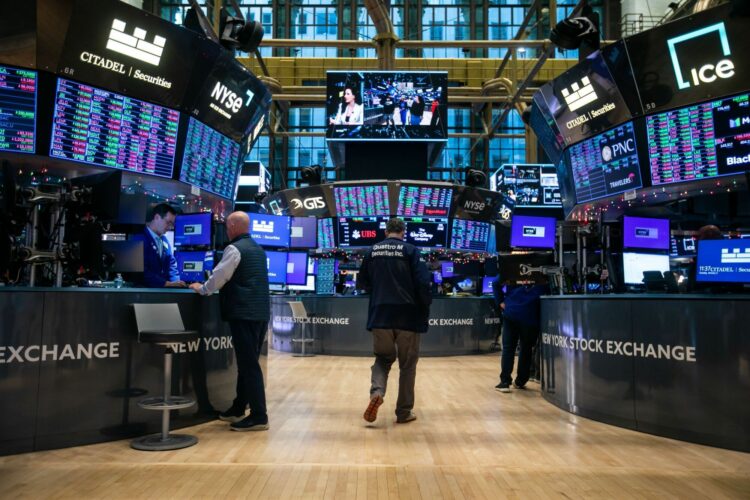 Fuerte caída en bonos y acciones el día después del voto del Senado que complica las cuentas públicas