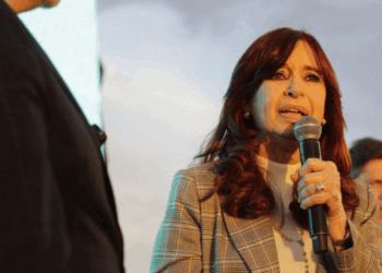 Cristina Kirchner criticó a Milei tras la detención en Quilmes: «Borrá ese posteo que te van a meter en cana»