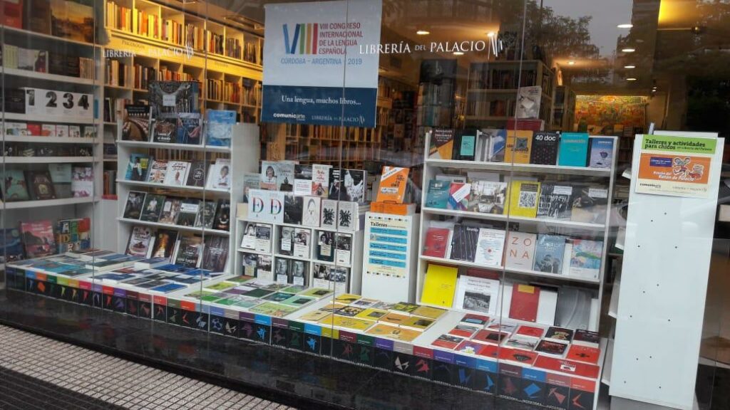 Un espacio dedicado a la escritura de la mano de Emilio Moyano