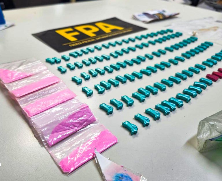Detuvieron a un DJ extranjero por vender "caramelos locos" y drogas sintéticas Drogas incautadas.