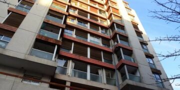 cadáver en un placar