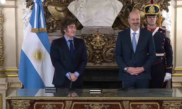El Presidente celebrará las últimas medidas con su equipo a las 18.