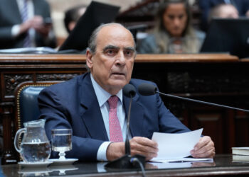 Francos advirtió que vetarán leyes con impacto fiscal