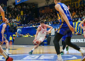 Instituto va por el segundo juego en la Bombonerita