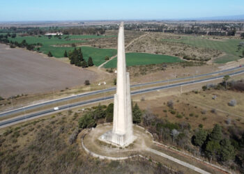La historia de amor y tragedia detrás del monumento más alto del país, en Córdoba