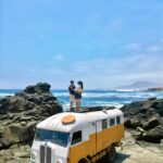 Vivir sobre cuatro ruedas: la pareja francesa que recorre el mundo en motorhome Vivir sobre cuatro ruedas: la pareja francesa que recorre el mundo en motorhome