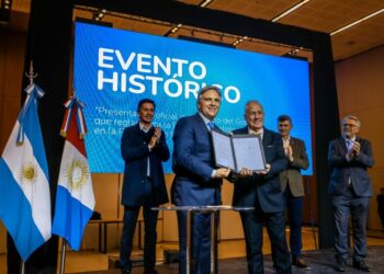 El mandatario fue el invitado especial del Consejo Pastoral Evangélico que contó con la participación de más de 500 pastores de toda la provincia. Iglesias evangélicas