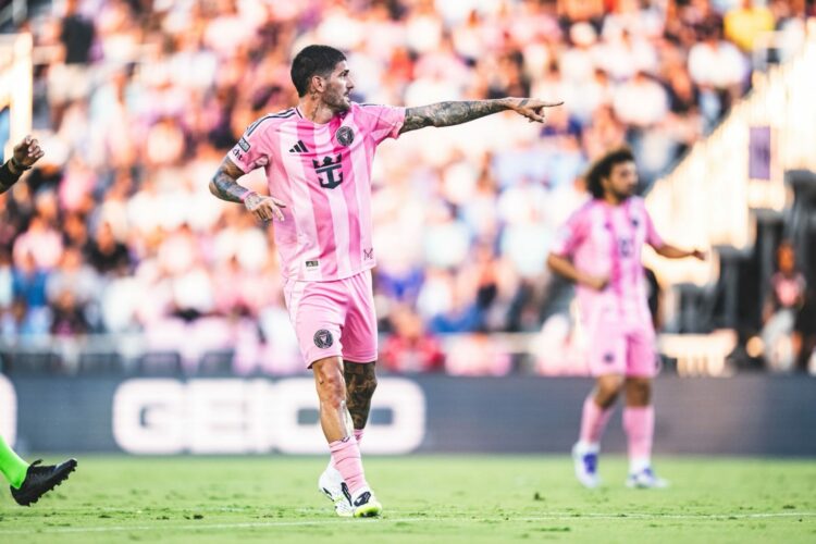 Rodrigo De Paul comenzó desde el arranque y completó su primer partido como jugador del Inter.