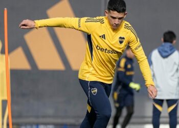 Miguel Ángel Russo mete mano en el 11