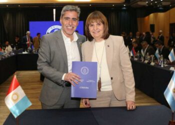 Quinteros acompañó a Bullrich en la primera reunión de Seguridad Interior